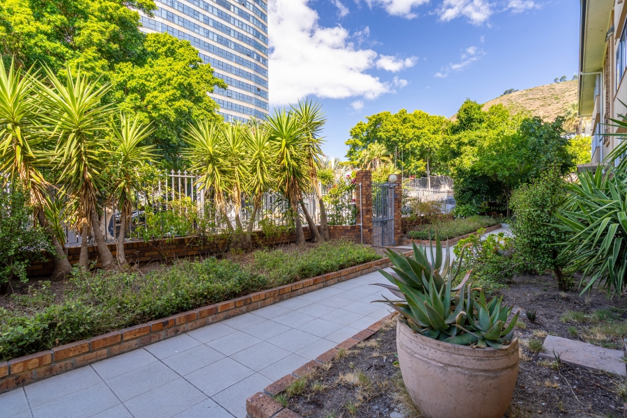 2 Bedroom Property for Sale in Three Anchor Bay Western Cape